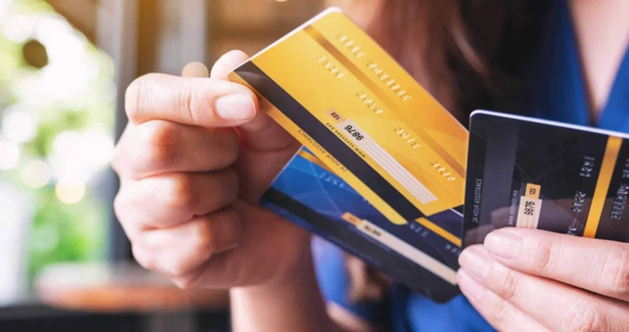 What are the benefits of having a business credit card?